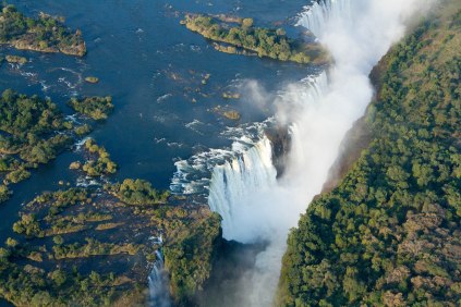 The Victoria Falls in full flow